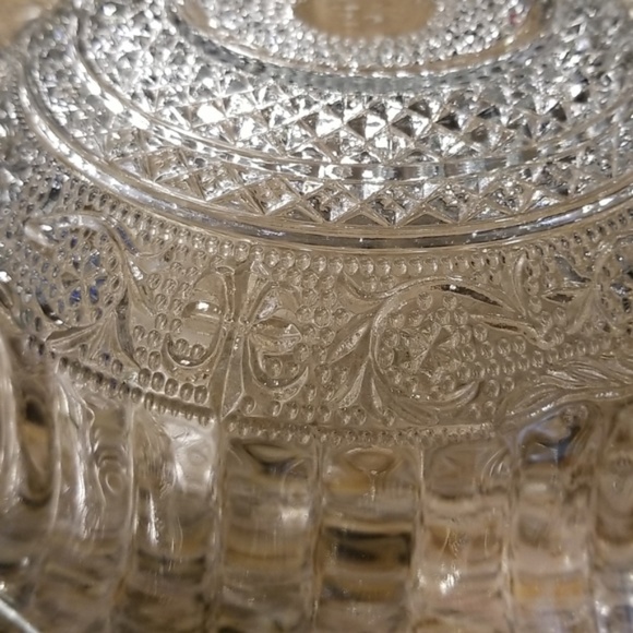 KIG Malaysia fleur de lis 5" bowls - Picture 2 of 5